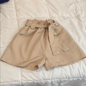 Tan Short